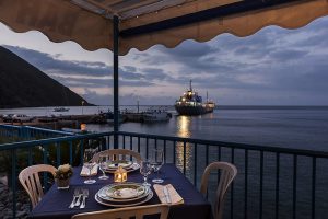 Da Nino sul mare, camere e ristorante sul mare Porto di Filicudi