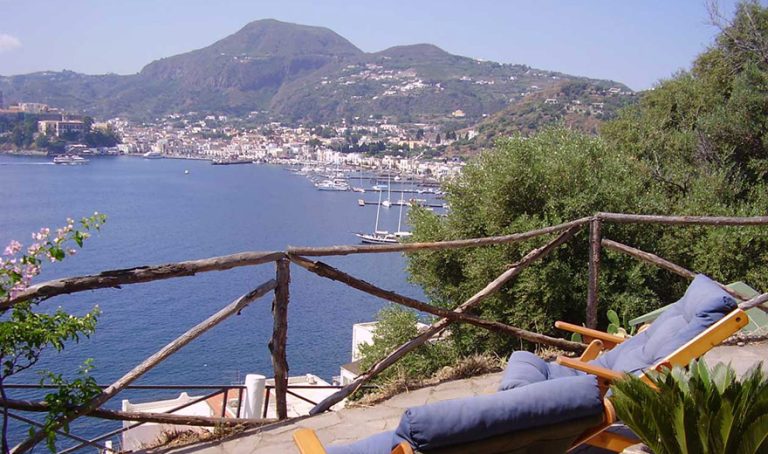 Eolie houses