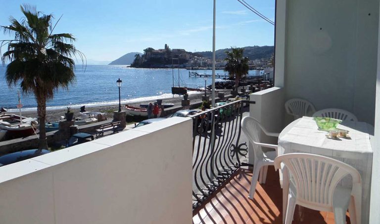 Eolie houses