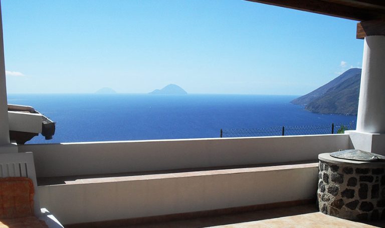 Eolie houses