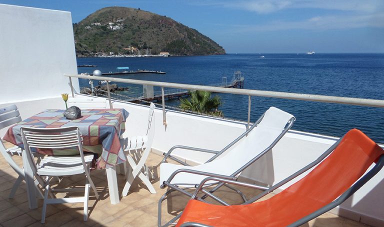 Eolie houses