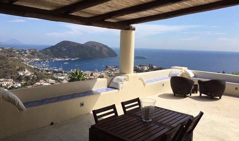 Eolie houses